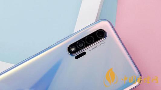 華為手機(jī)銷量或跌八成！華為手機(jī)是否會降價？