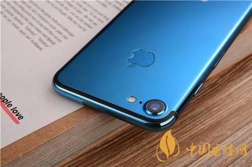 iphone12藍(lán)色好看嗎？ iphone12藍(lán)色和白色哪個(gè)好看？