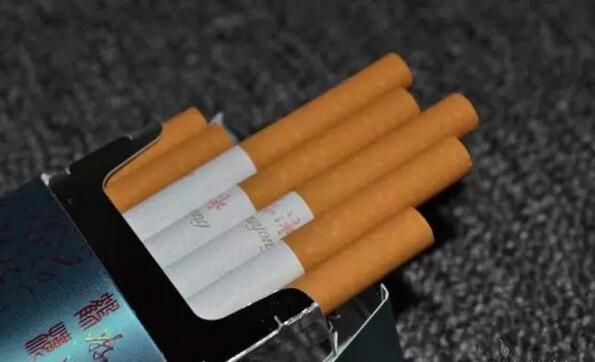 黃鶴樓游泳回歸，爺爺輩最喜愛(ài)的香煙品牌