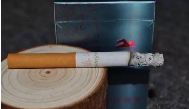 黃鶴樓游泳回歸，爺爺輩最喜愛(ài)的香煙品牌