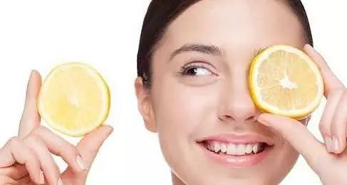 抽煙牙齒黃怎么變白，快速去除煙漬小妙招