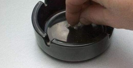 掐滅煙頭的方式有哪些 五大用手掐滅煙頭技巧暴露人物性格