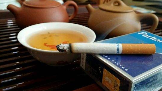 經常抽煙的人喝什么茶好 抽煙的人喝什么茶清肺效果最好