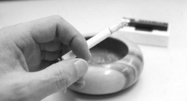 新手抽煙怎么過肺 抽煙的注意事項(xiàng)