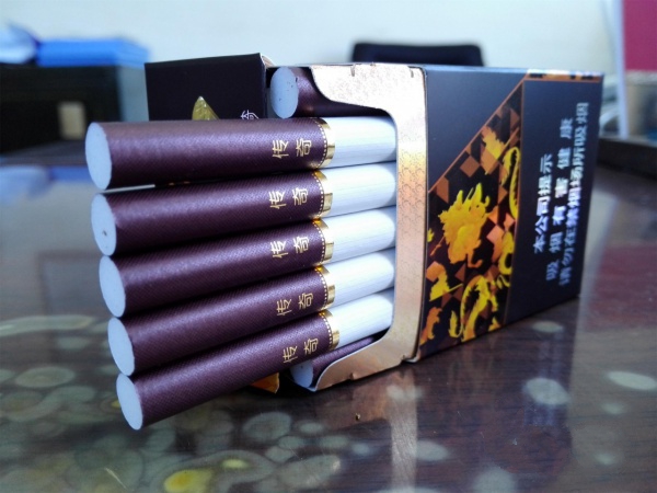 黑鉆石煙價(jià)格表和圖片 黑鉆石(傳奇子龍)煙多少錢(qián)一包(15元)